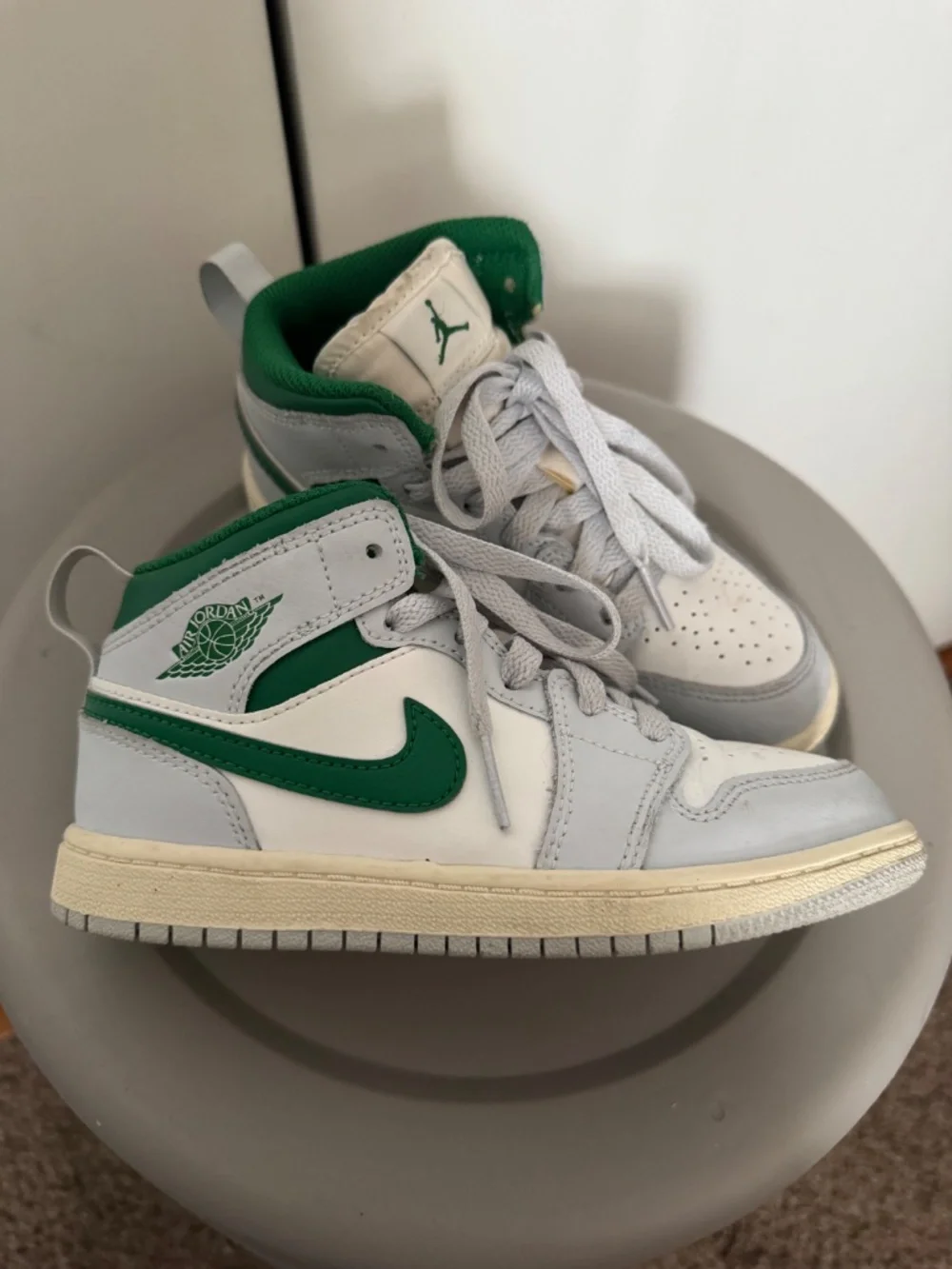 JORDAN AJ 1 MID BOYS